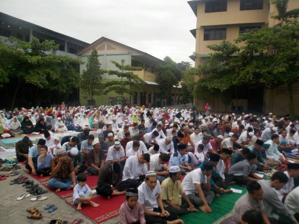PELAKSANAAN SHOLAT IDUL ADHA DAN PEMOTONGAN HEWAN QURBAN 1439 H/2018 M PELAKSANAAN SHOLAT IDUL ADHA DAN PEMOTONGAN HEWAN QURBAN 1439 H/2018 M