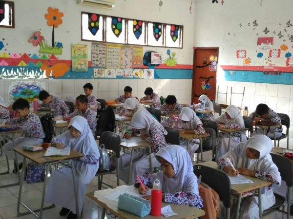 Pelaksanaan Ujian Akhir Semester Berbahasa Inggris (Internasional) SDS Namira T. A. 2018/2019